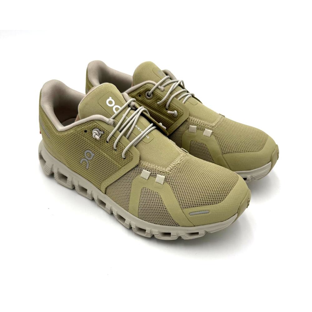 NWOT On Women's Cloud 6 Running Shoes - Caper/Ice - Women's Size 8